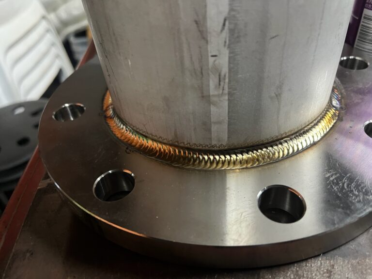 配管　フランジ溶接